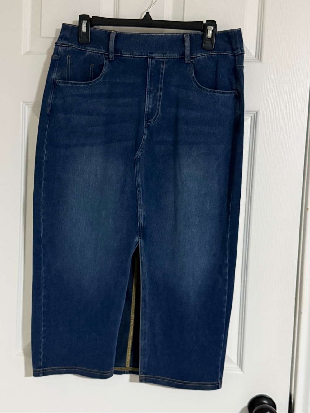 HALARA Flex™ High Waisted Pockets Bodycon Denim Casual Midi Skirt